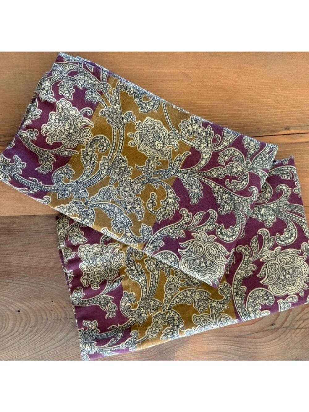 Vintage Dan River Standard Pillowcases (2) Bohemian Paisley Burgundy & Gold